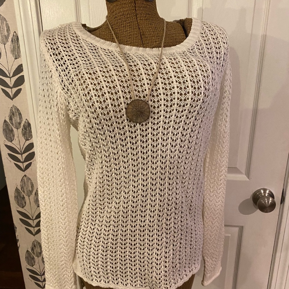 Hippie Rose woman's sweater, color is Lambswool